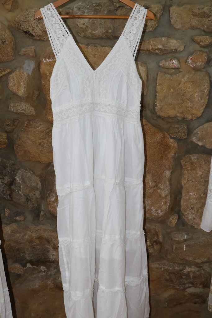 Vestido Maxi de Renda e Camadas Rústicas Brancas