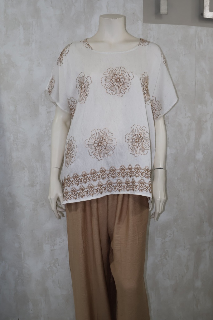 Conjunto Étnico Chic: Blusa Bordada Floral & Calças Fluidas Camel