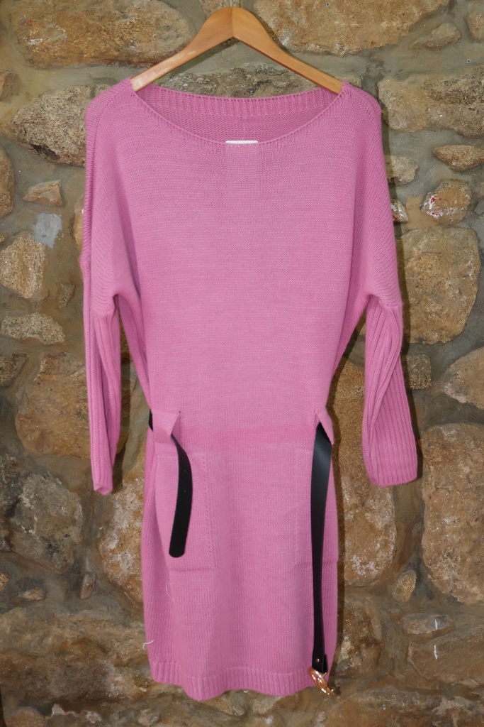 Vestido de Malha Rosa com Cinto Preto