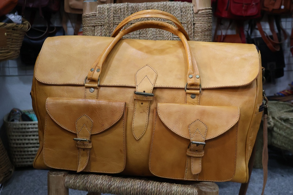 Saco de Viagem em Pele Natural com Bolsos
