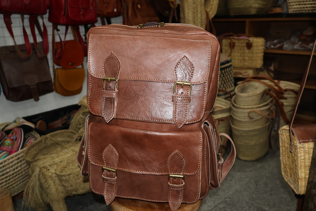 Mochila Estruturada em Pele Castanha