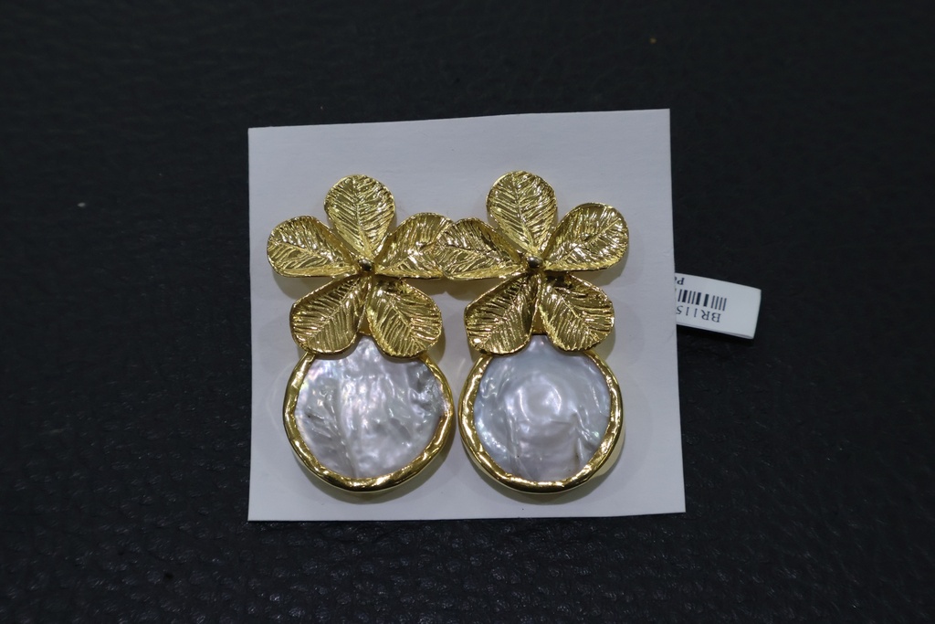 Brincos de Pendente Curto Flor Dourada e Madrepérola Orgânica