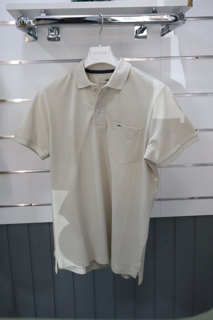 Polo Clássico Creme com Bolso