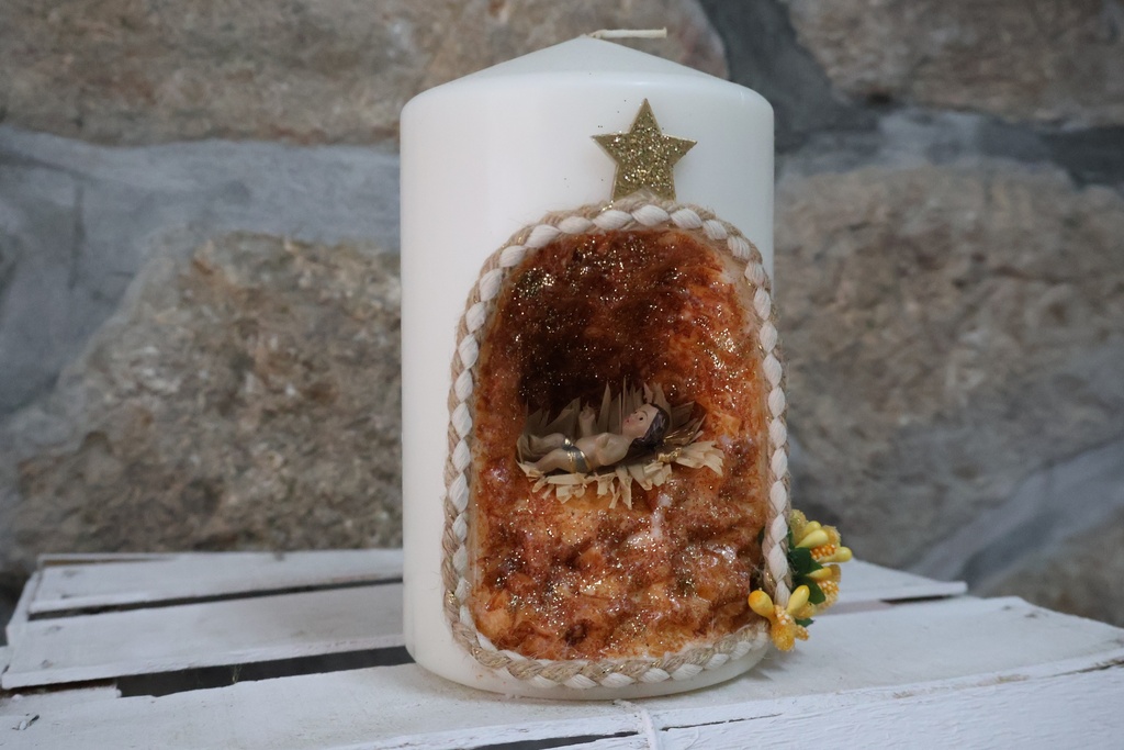 Vela Decorativa com Presépio Embutido