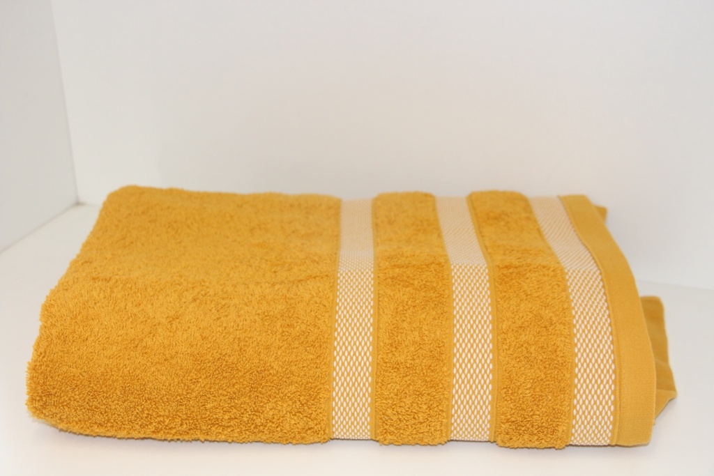 Toalha de Banho de Algodão em Tom Amarelo Mostarda