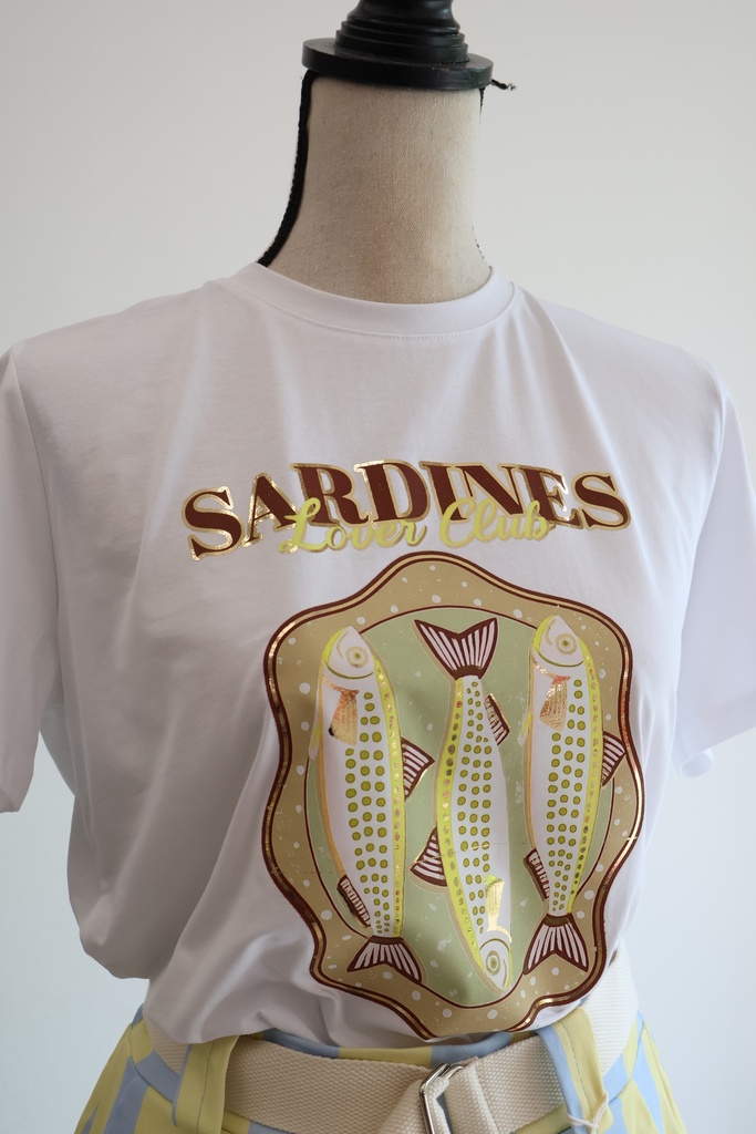 T-shirt Branca com Estampagem
