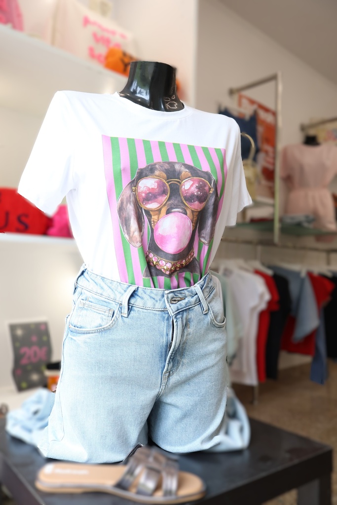 T-shirt Branca com Estampagem