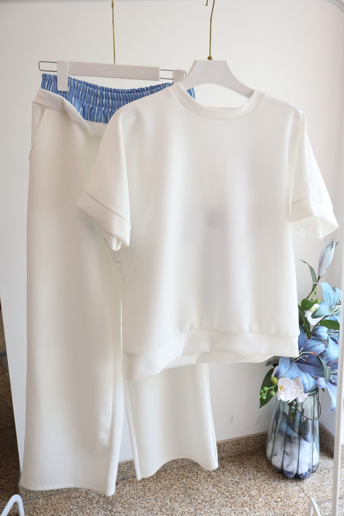 Conjunto T-shirt e Calças