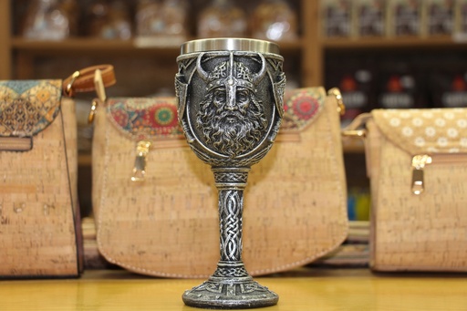 Cálice Medieval Decorativo – Guerreiro Viking e Nós Celtas