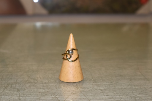 Anel de Design Escultural Bicromático Ouro e Esfera de Ródio