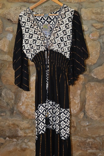 Vestido Étnico Preto com Lantejoulas e Riscas Douradas