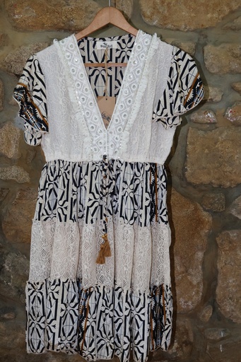 Vestido Étnico com Painéis de Renda