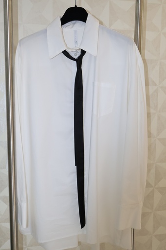 Camisa Branca Oversize com Gravata Fina Preta