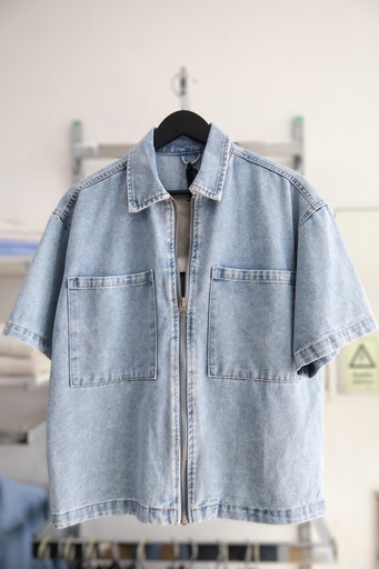 Sobrecamisa de Manga Curta em Ganga com Fecho