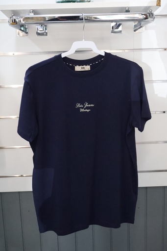 T-shirt Azul Escura com Inscrição Central