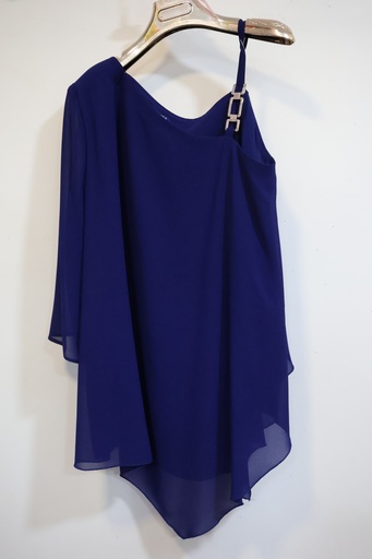 Blusa Fluida Assimétrica de Cerimónia com Detalhe Joia
