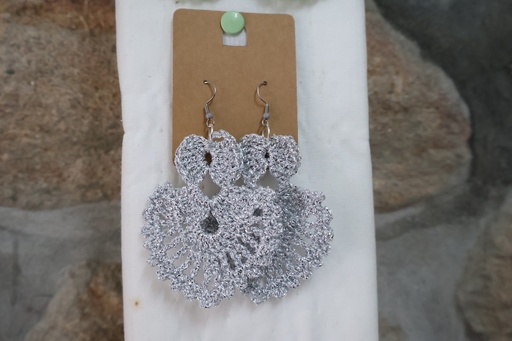 Brincos Pendentes em Croché Prateado