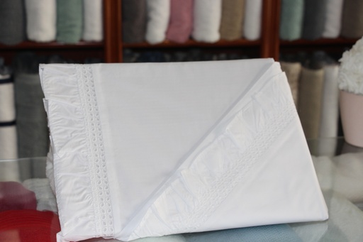 Lençol Branco com Folho Acetinado e Renda Bordada