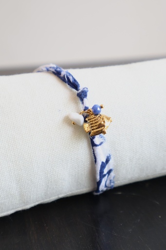 Pulseira de Tecido com Pingente de Peixe