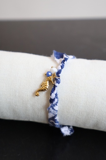 Pulseira de Tecido com Pingente de Cavalo-Marinho