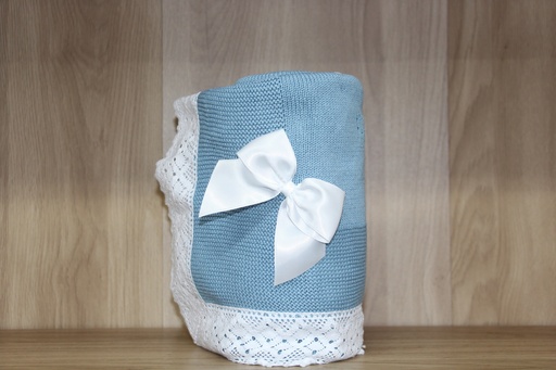 Manta de Tricô Infantil Azul Sereno com Renda